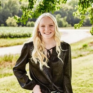 Meet your Posher, Hannah